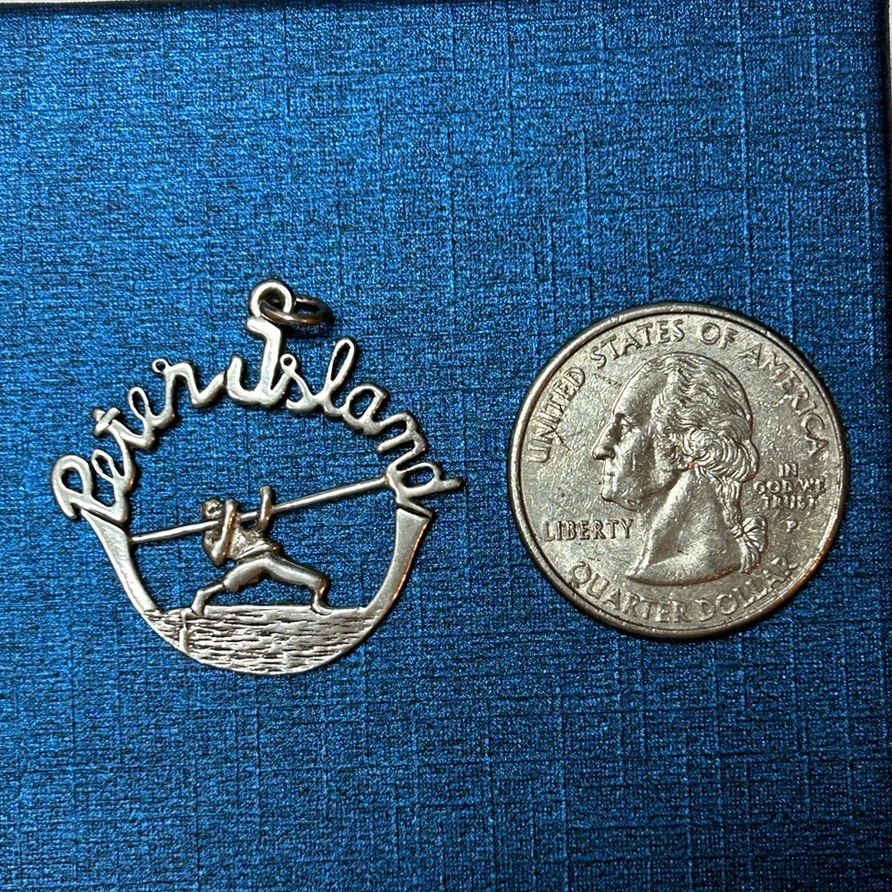 Peter Island BVI Vintage Silver Charm/Pendant - RARE - Picture 4 of 4